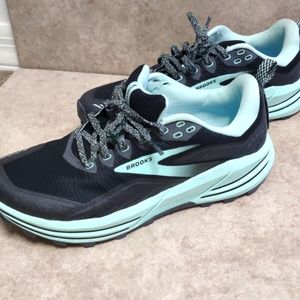 Brooks Cascadia 16 Women's Sneakers Size 10.5